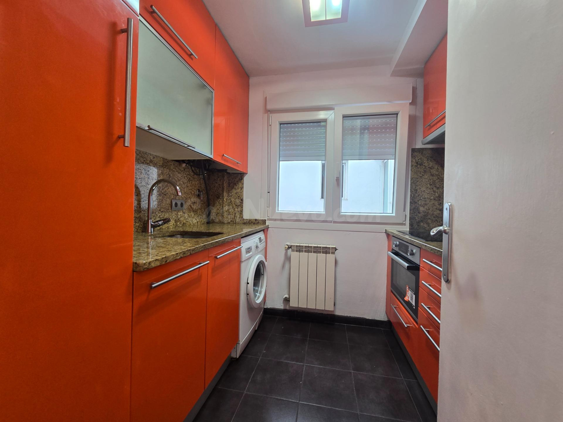 Piso de 71 m2. Distribuido en cuatro dormitorios, salón, coc - foto 4