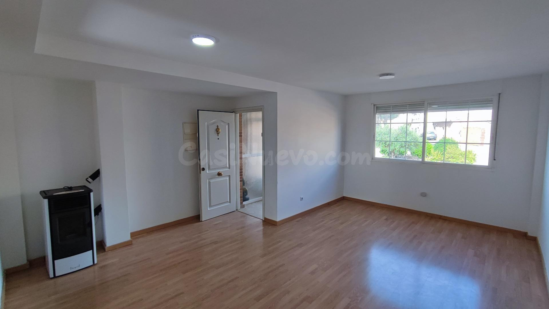 Vivienda Unifamiliar adosada de 134m2, distribuida en tres p - foto 4