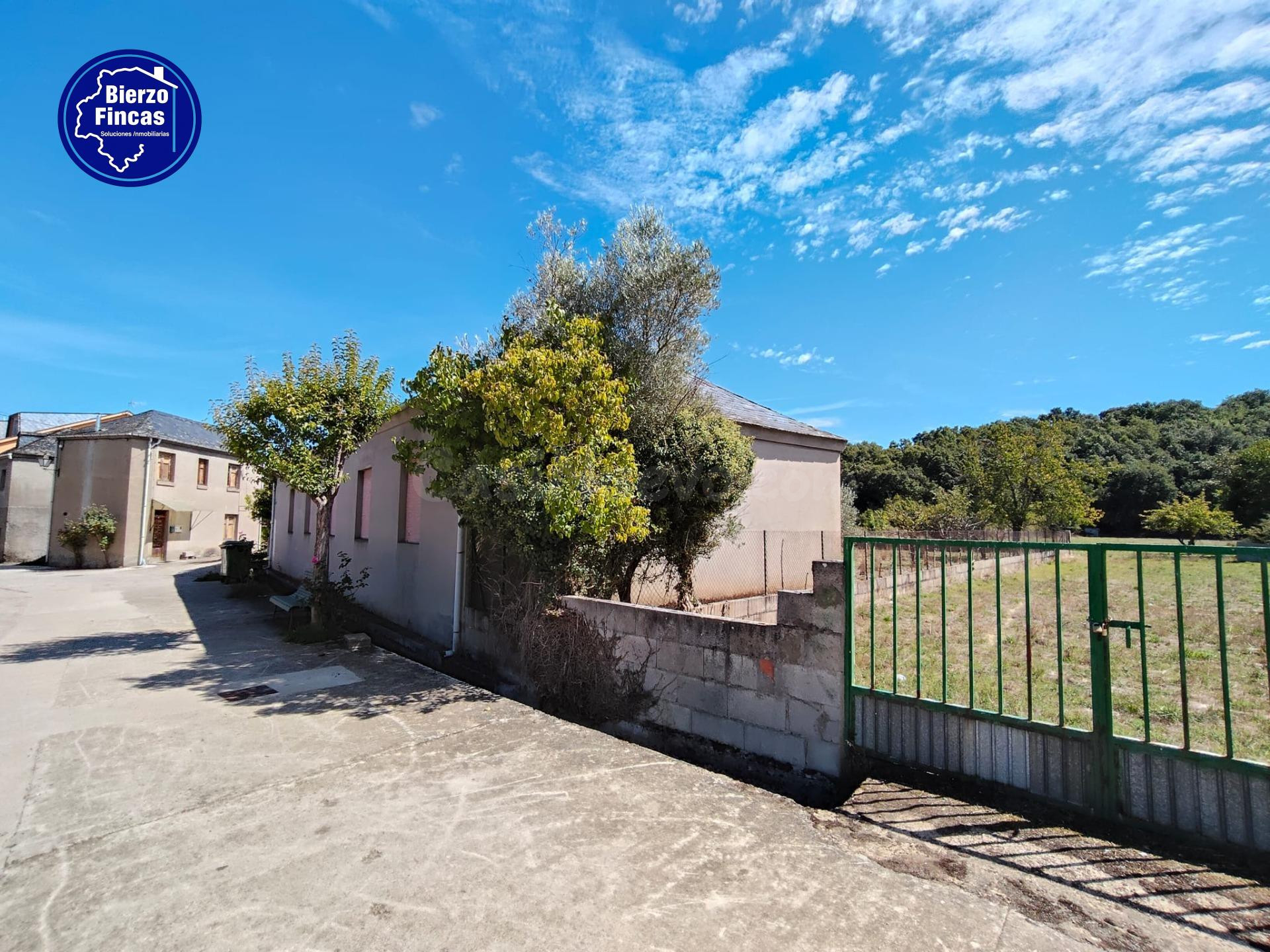 SE VENDE CASA CON GRAN PARCELA EN VILLAVERDE DE LOS CESTOS - foto 4