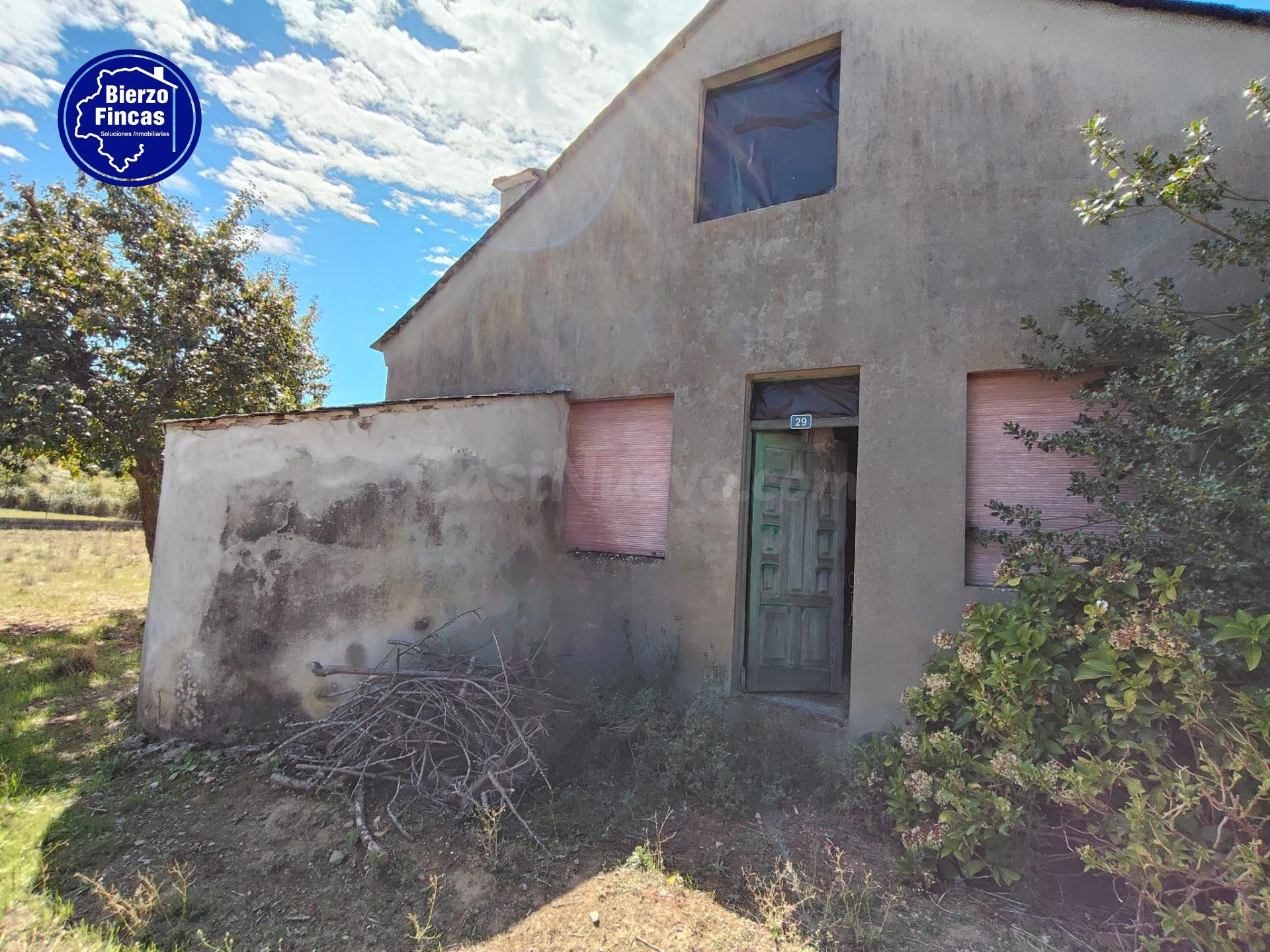 SE VENDE CASA CON GRAN PARCELA EN VILLAVERDE DE LOS CESTOS - foto 5