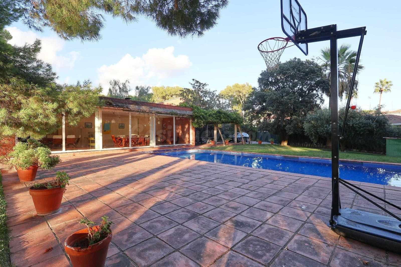 Dos viviendas  independientes y piscina compartida - foto 4
