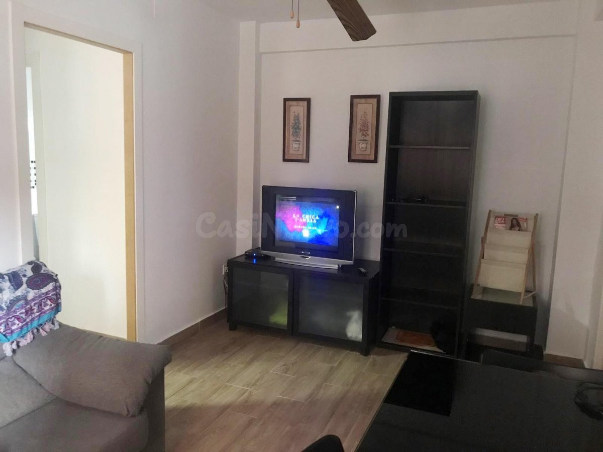 Piso de tres dormitorios en planta baja - foto 2