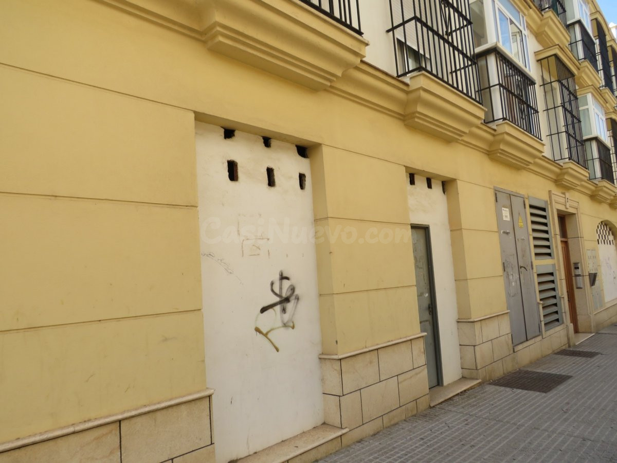 LOCAL COMERCIAL - C/ MENDIZABAL - foto 2