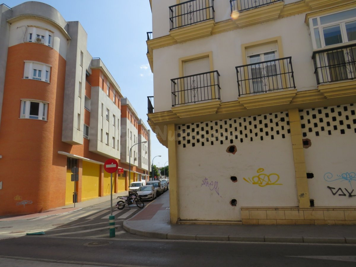 LOCAL COMERCIAL - C/ MENDIZABAL - foto 4