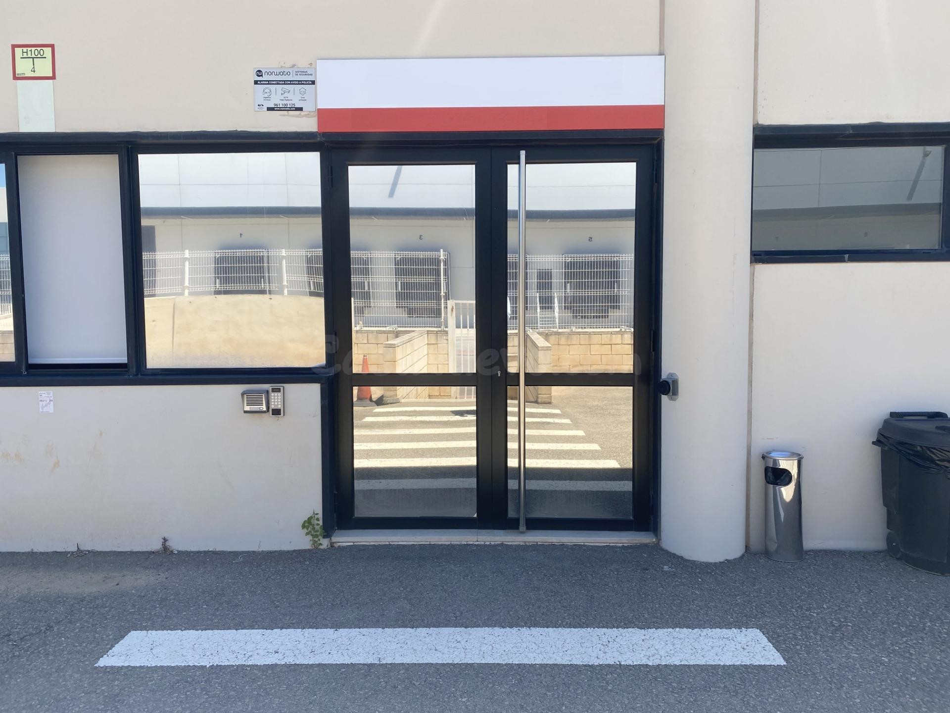 Local para oficinas en Riba-Roja de Turia situado junto a cr - foto 3