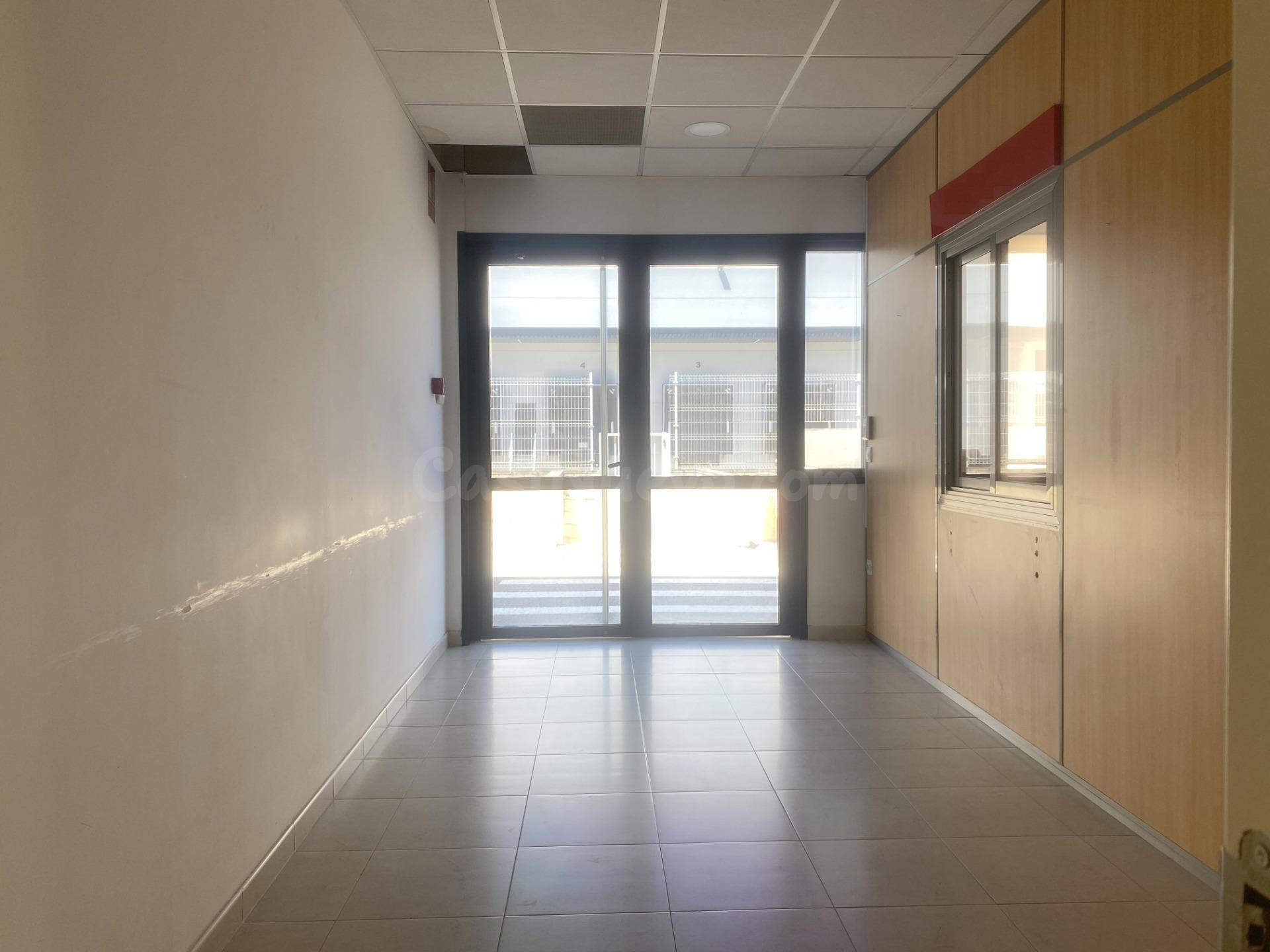 Local para oficinas en Riba-Roja de Turia situado junto a cr - foto 4