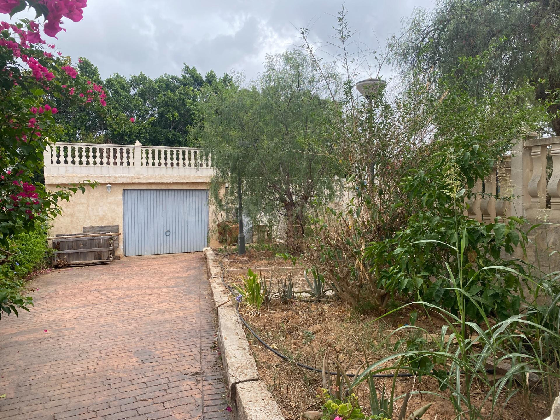 Chalet en alquiler situado en Alginet Urbanización Los Lagos - foto 4