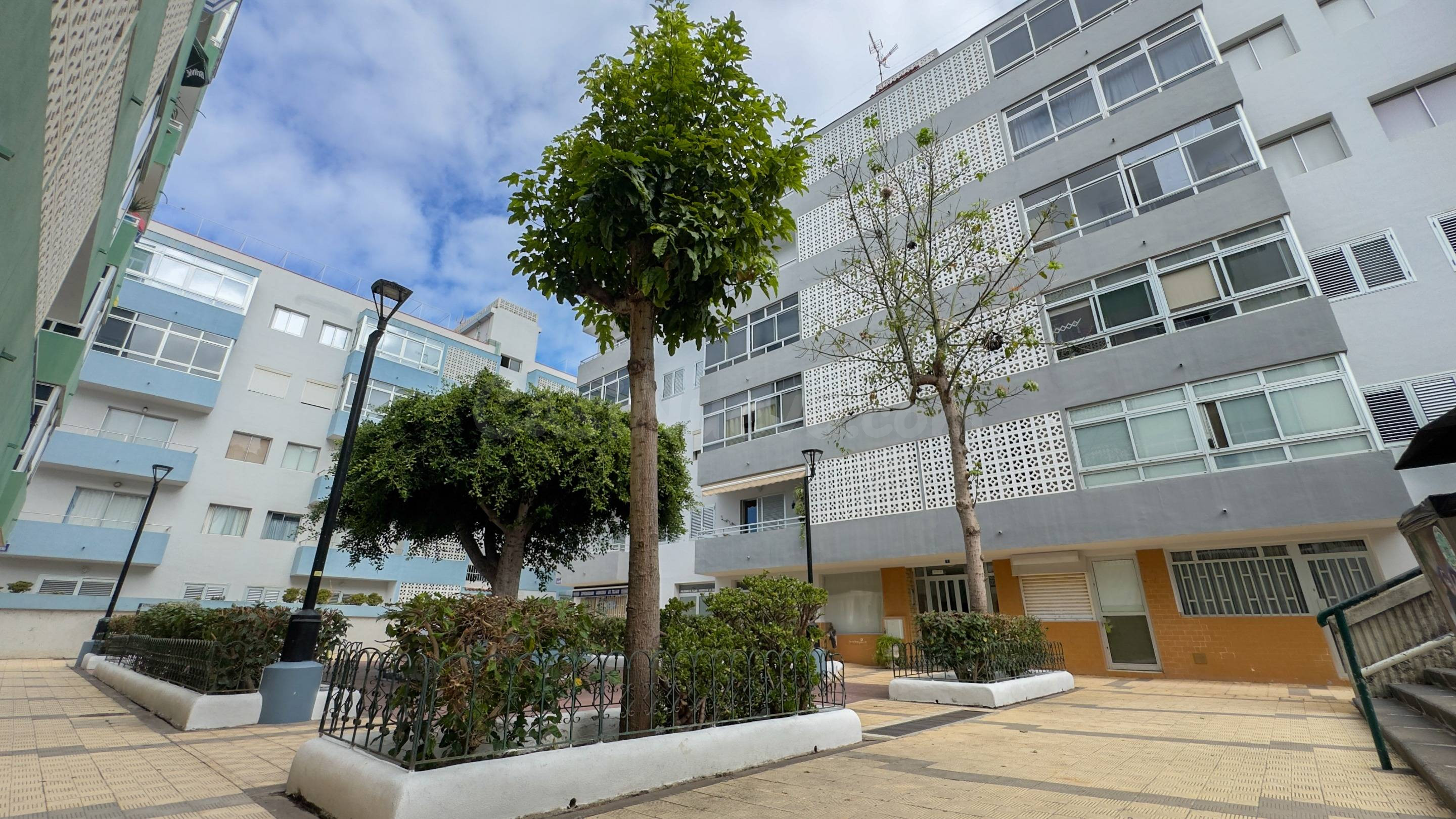 TRES BALCONES ORIENTACION OESTE JUNTO A PLAYA JARDIN