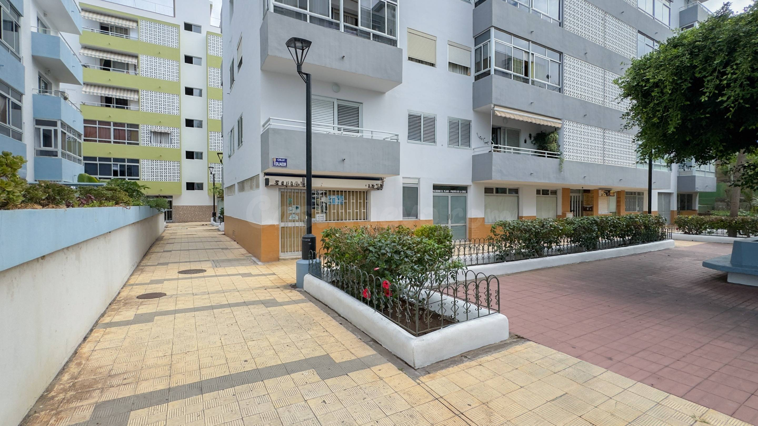 TRES BALCONES ORIENTACION OESTE JUNTO A PLAYA JARDIN - foto 4