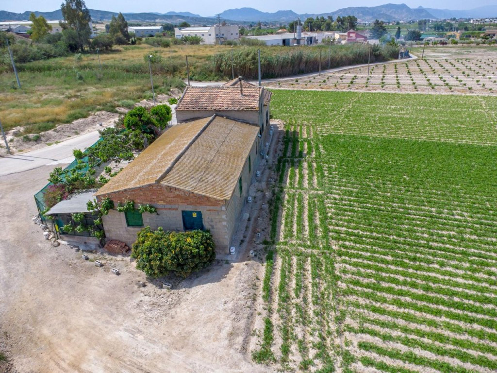 Finca con vivienda para reformar y 12.689 m² de terreno en H - foto 3