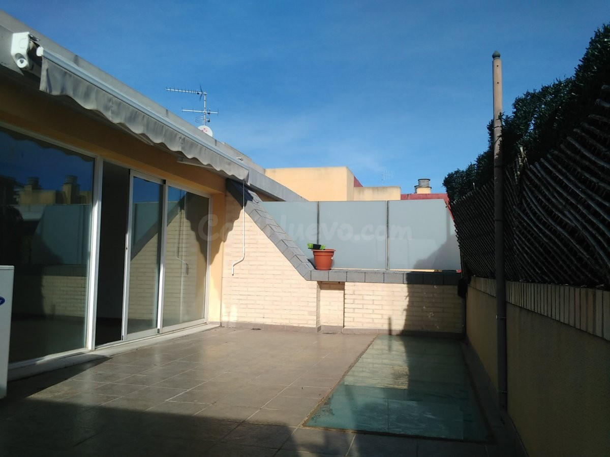 ÁTICO SEMINUEVO CON TERRAZA Y GARAJE EN ALDAIA