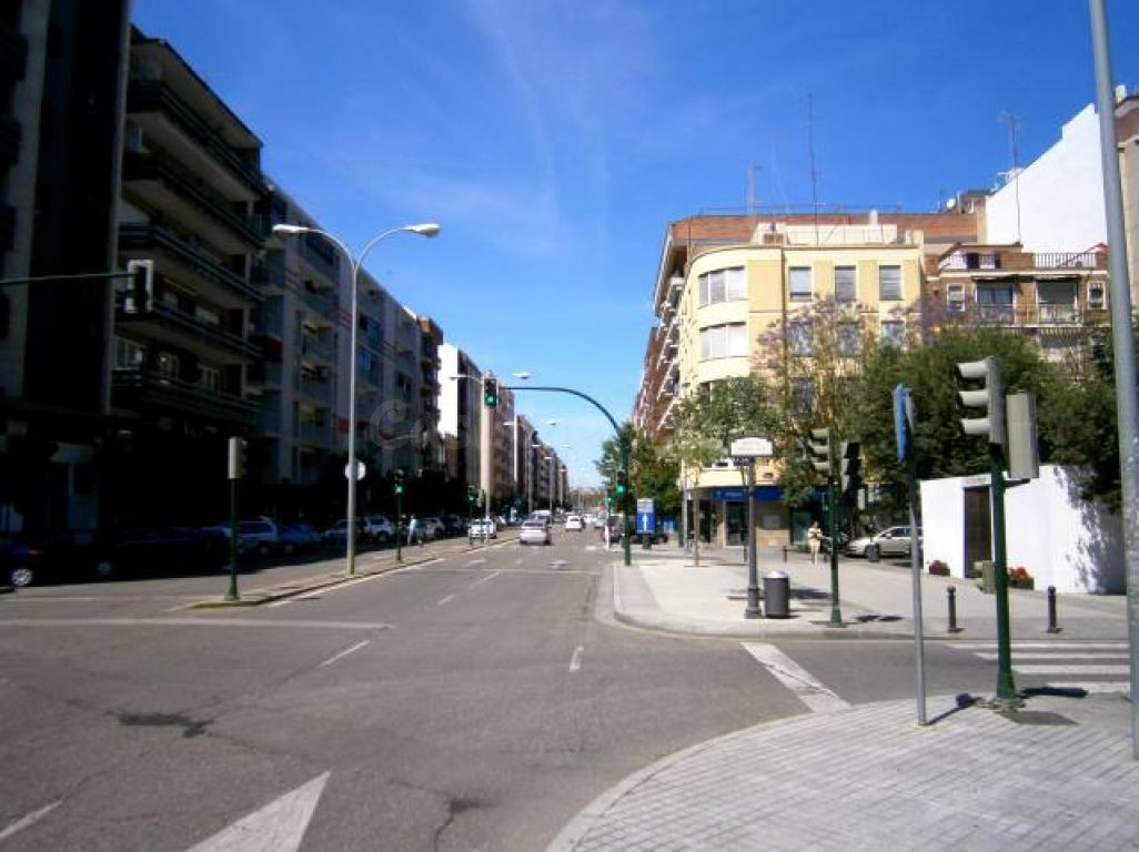 Local comercial 635m² en venta - Bulevar Hernán Ruiz