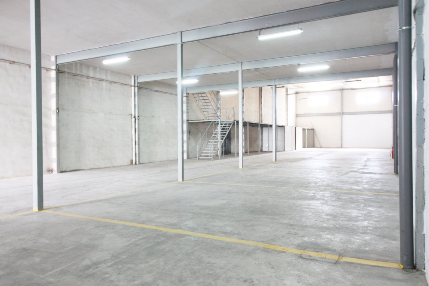 AMPLIA NAVE INDUSTRIAL EN EL POLÍGONO DE ALAQUÀS – 1.170 m2 - foto 2