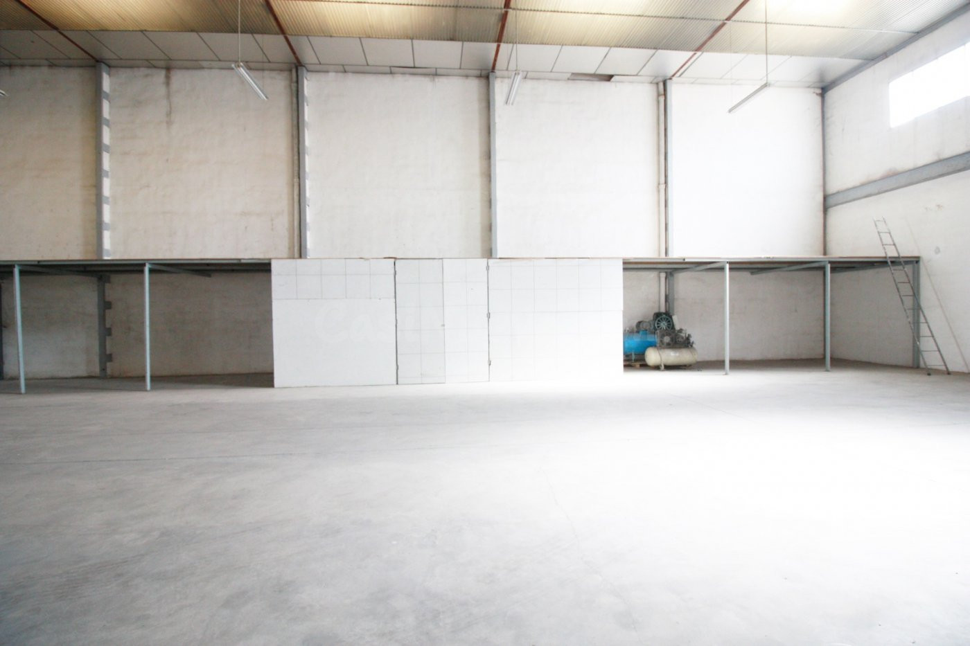 AMPLIA NAVE INDUSTRIAL EN EL POLÍGONO DE ALAQUÀS – 1.170 m2 - foto 4