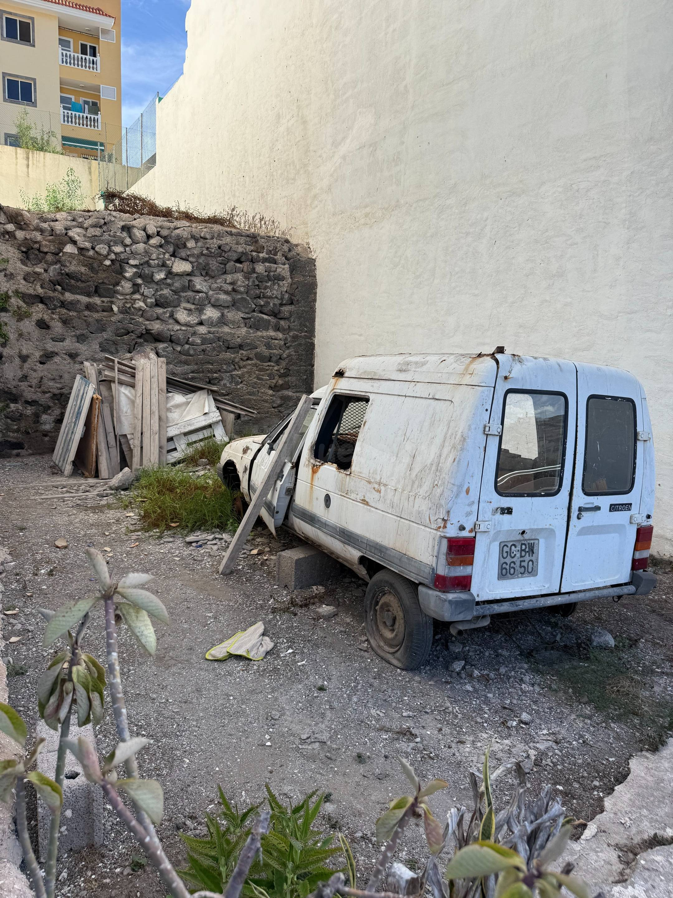 Venta terreno urbano en montaña cardones