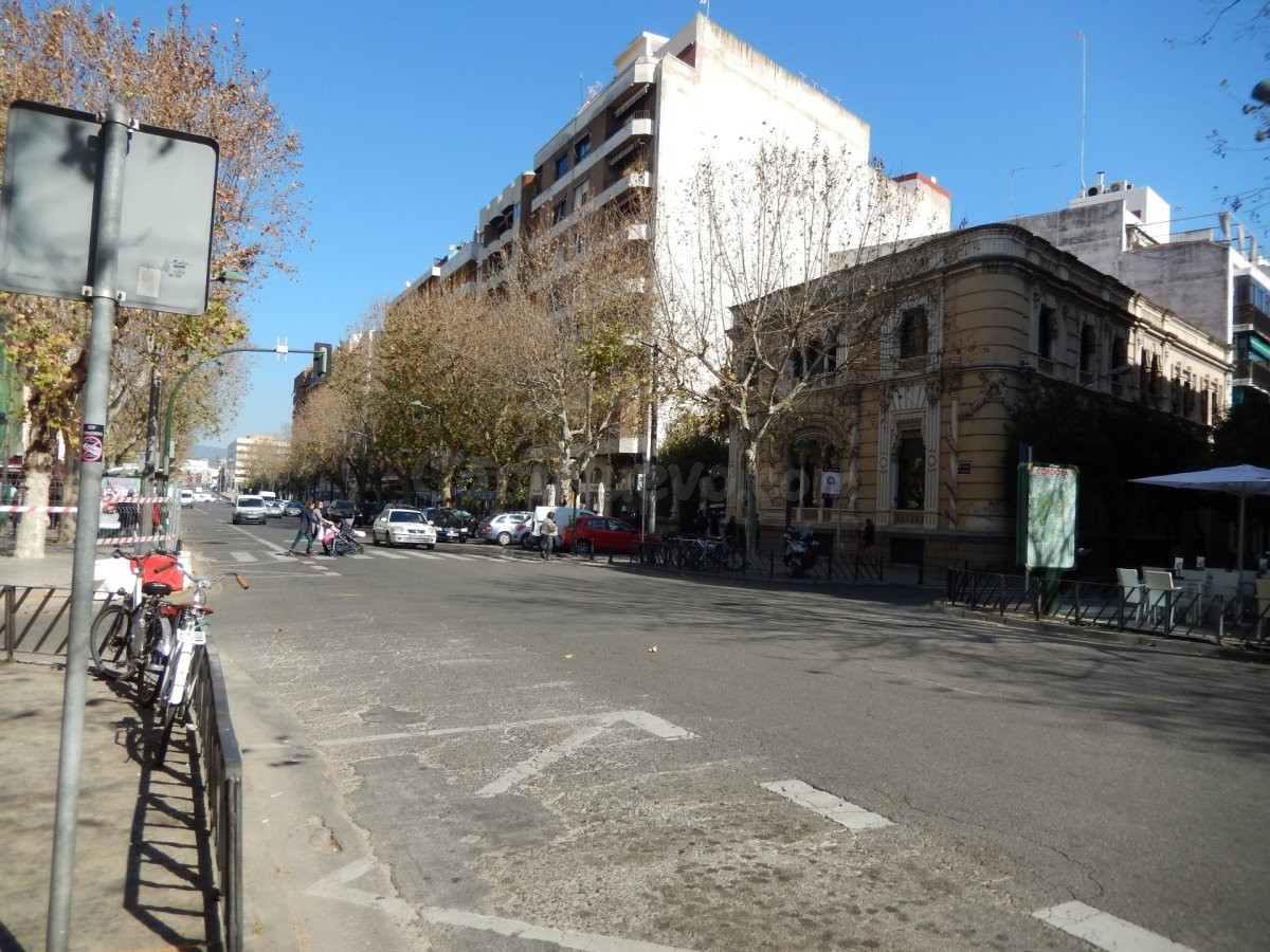 MAGNIFICA CASA ÚNICA EN PLENO CENTRO DE CÓRDOBA CAPITAL!! - foto 2
