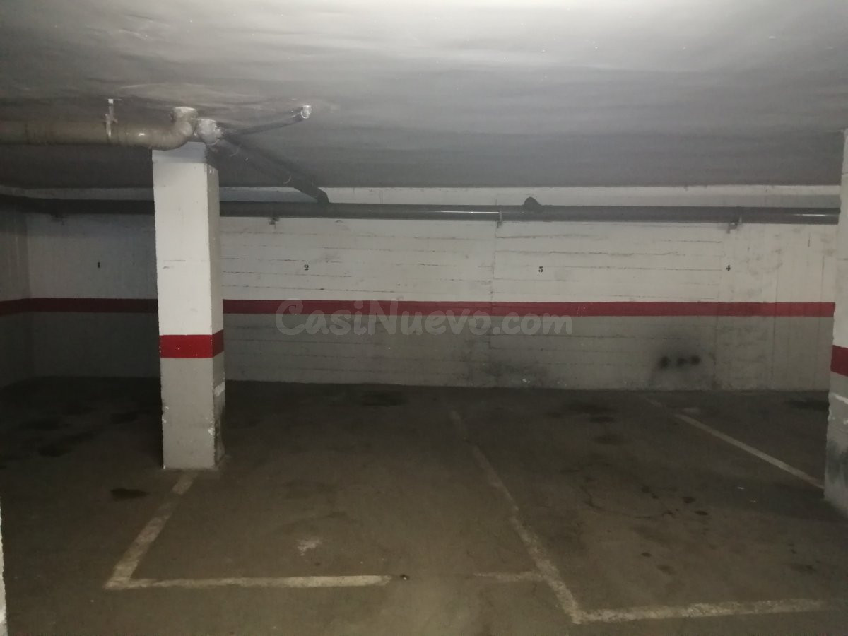PLAZA DE GARAJE PARA MOTO O COCHE PEQUEÑO CERCA DE CRUZ COND