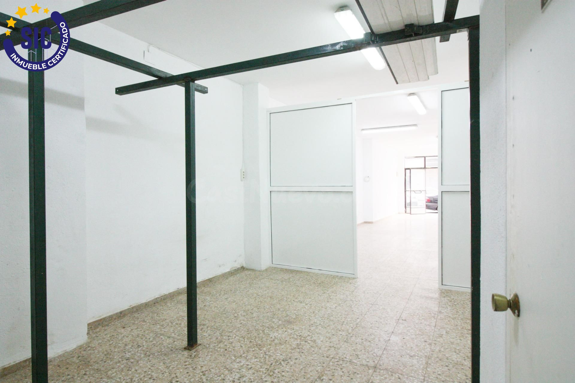 ¡TU NEGOCIO EMPIEZA AQUI! EN ZONA LAS PALMERAS DE ALAQUAS - foto 2