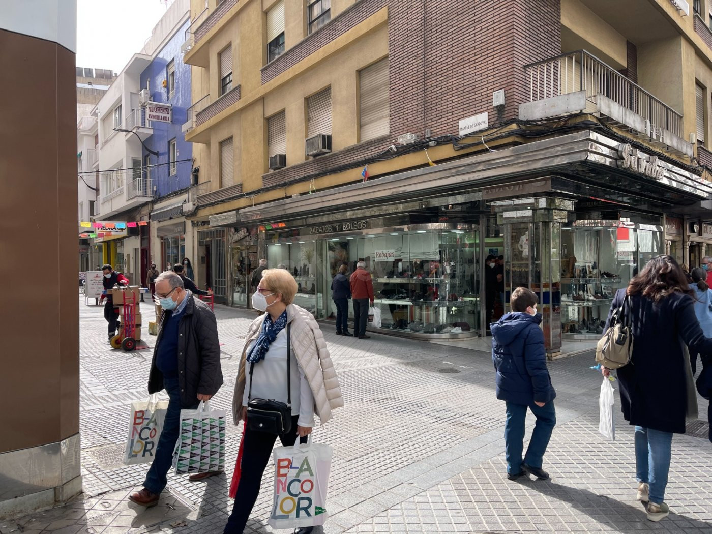 OPORTUNIDAD INVERSORES: Magnífico local comercial en pleno c