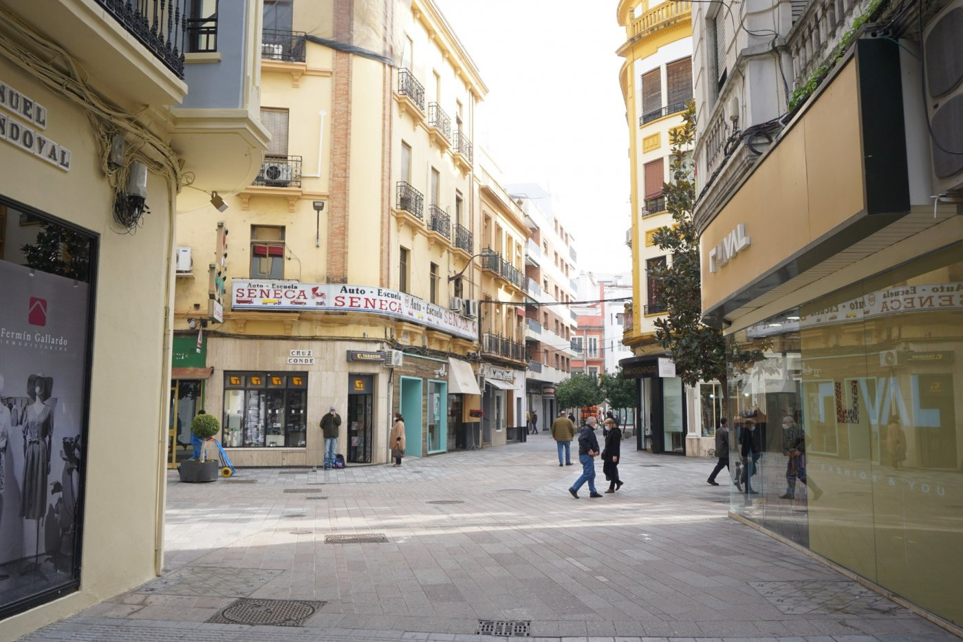 OPORTUNIDAD INVERSORES: Magnífico local comercial en pleno c - foto 2
