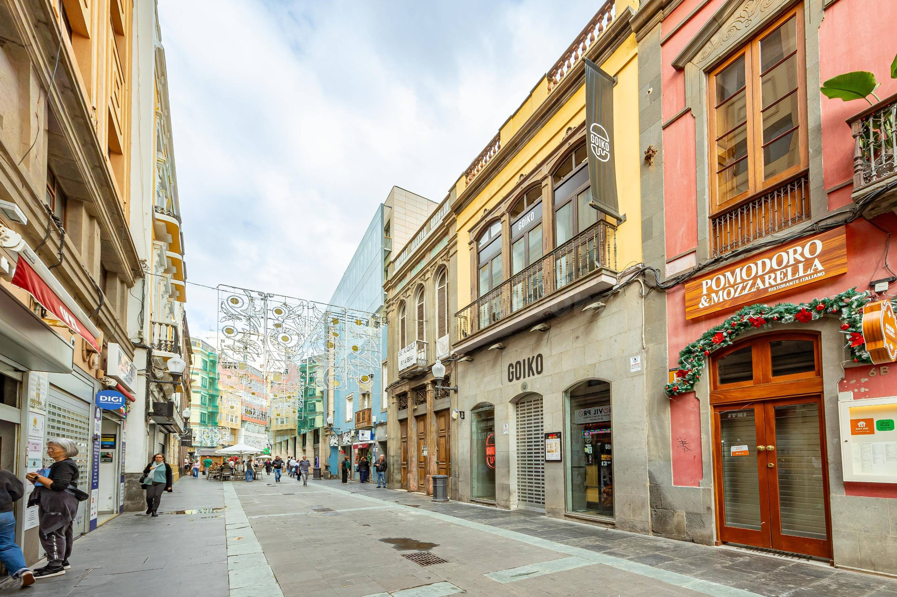 EN VENTA, MAGNÍFICO EDIFICIO REFORMADO EN TRIANA. APTO PARA  - foto 4