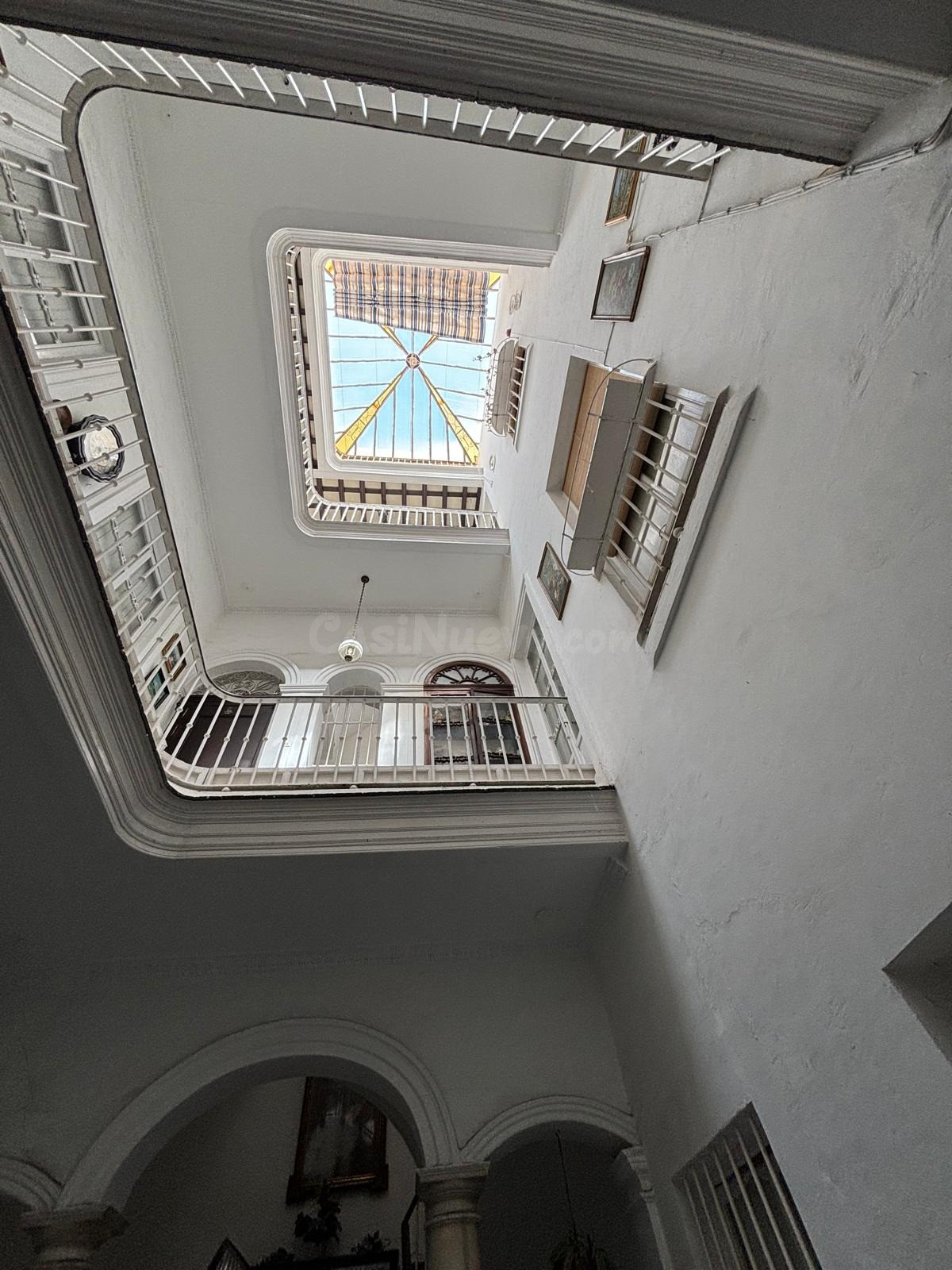 INVERSOR, OCASIÓN EN EL CASCO HISTORICO FINCA EN BUEN ESTADO - foto 2