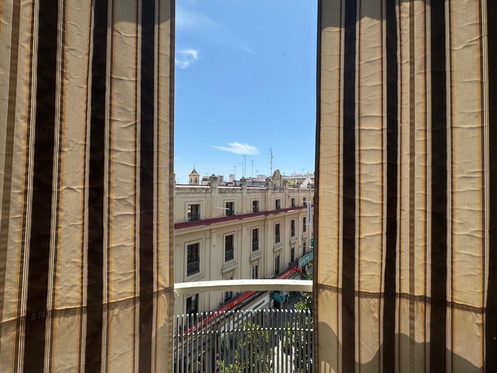 ubicación EXCELENTE: PISO DE TRES DORMITORIOS CON TERRAZA, T - foto 3