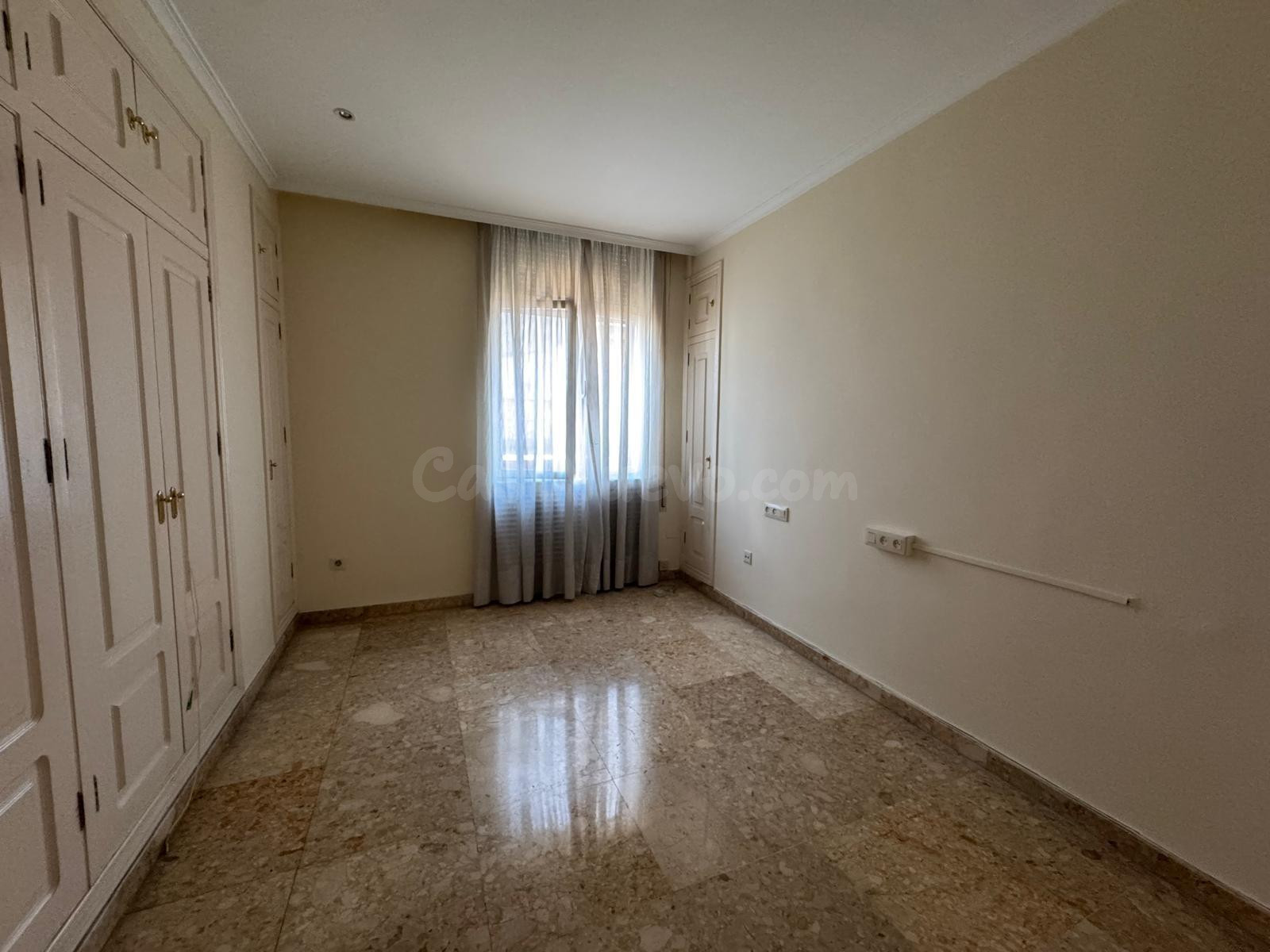 ubicación EXCELENTE: PISO DE TRES DORMITORIOS CON TERRAZA, T - foto 4