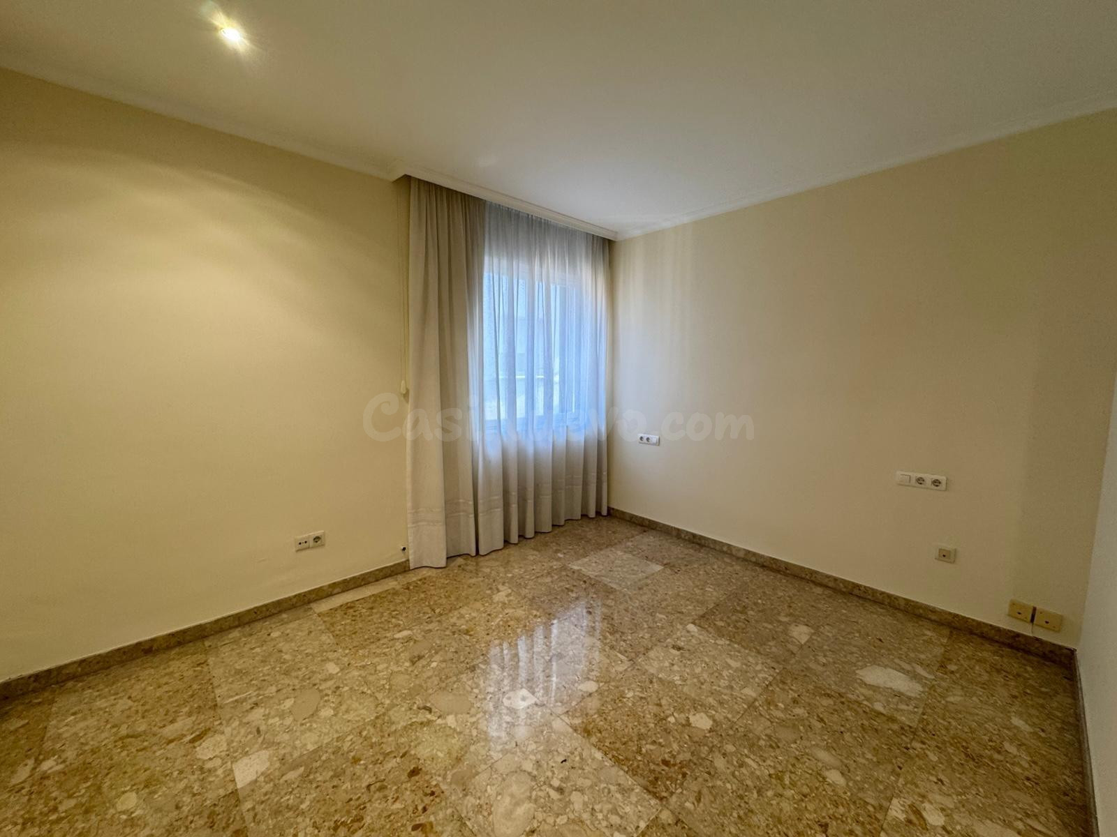 ubicación EXCELENTE: PISO DE TRES DORMITORIOS CON TERRAZA, T - foto 5