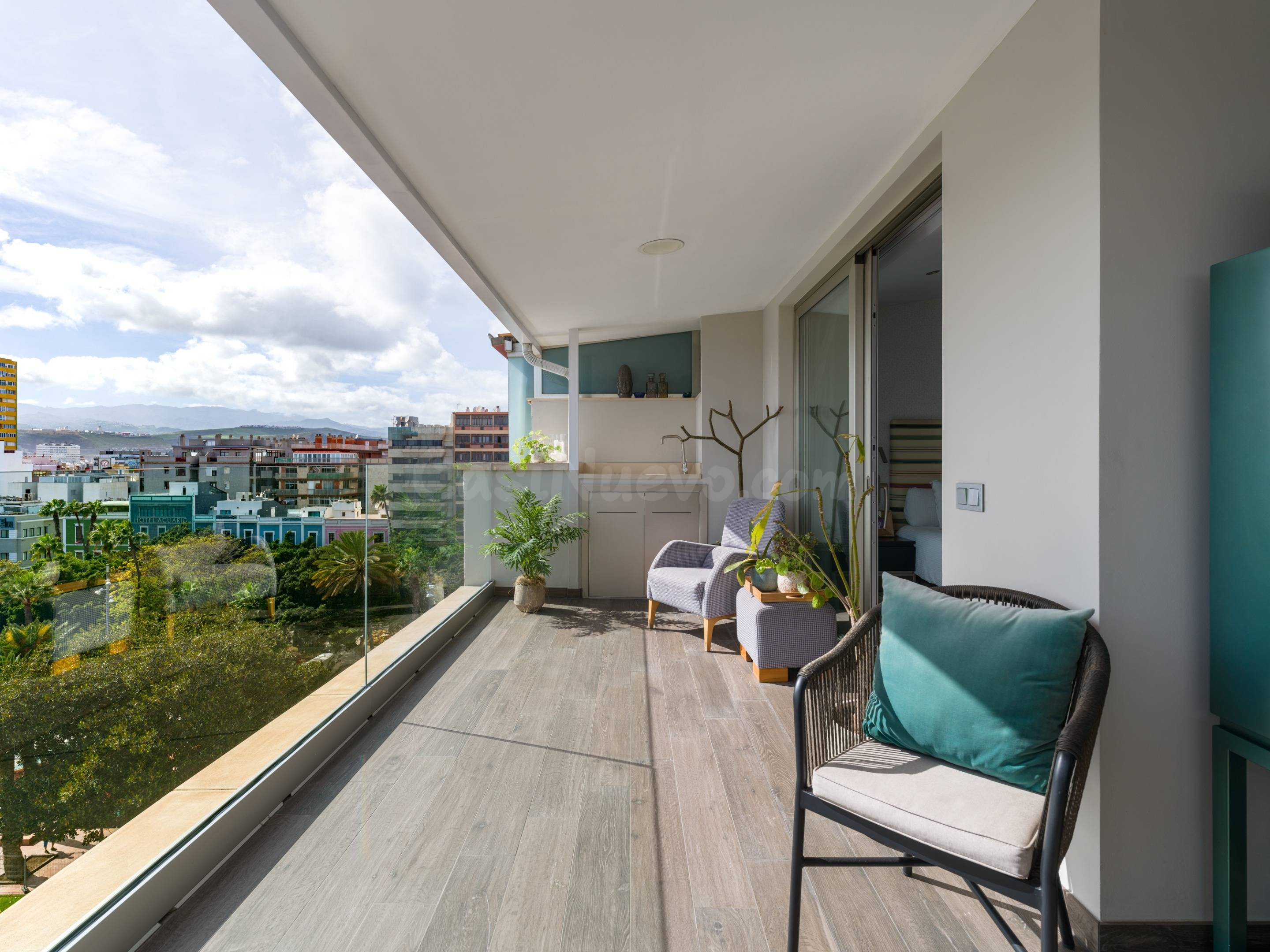 Exclusivo super atico con terraza de 60 metros junto al puer - foto 5