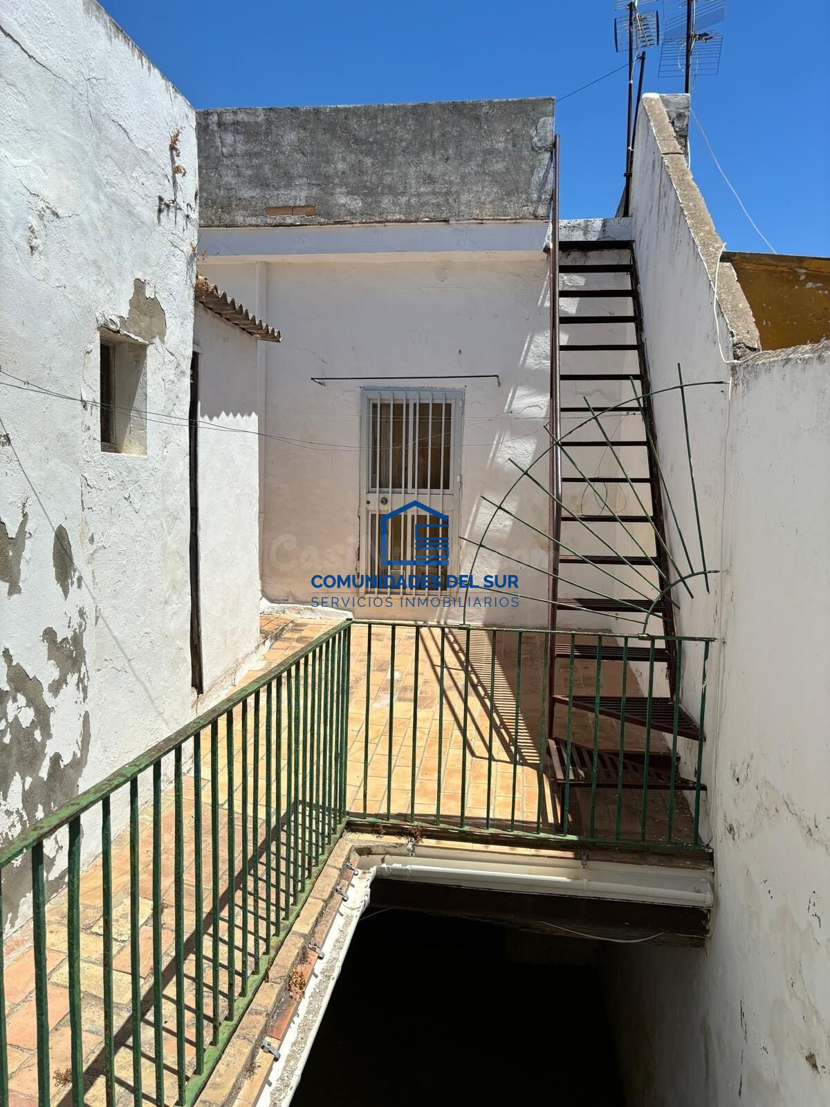 ¡Oportunidad de inversión! Casa a reformar en el centro hist - foto 2