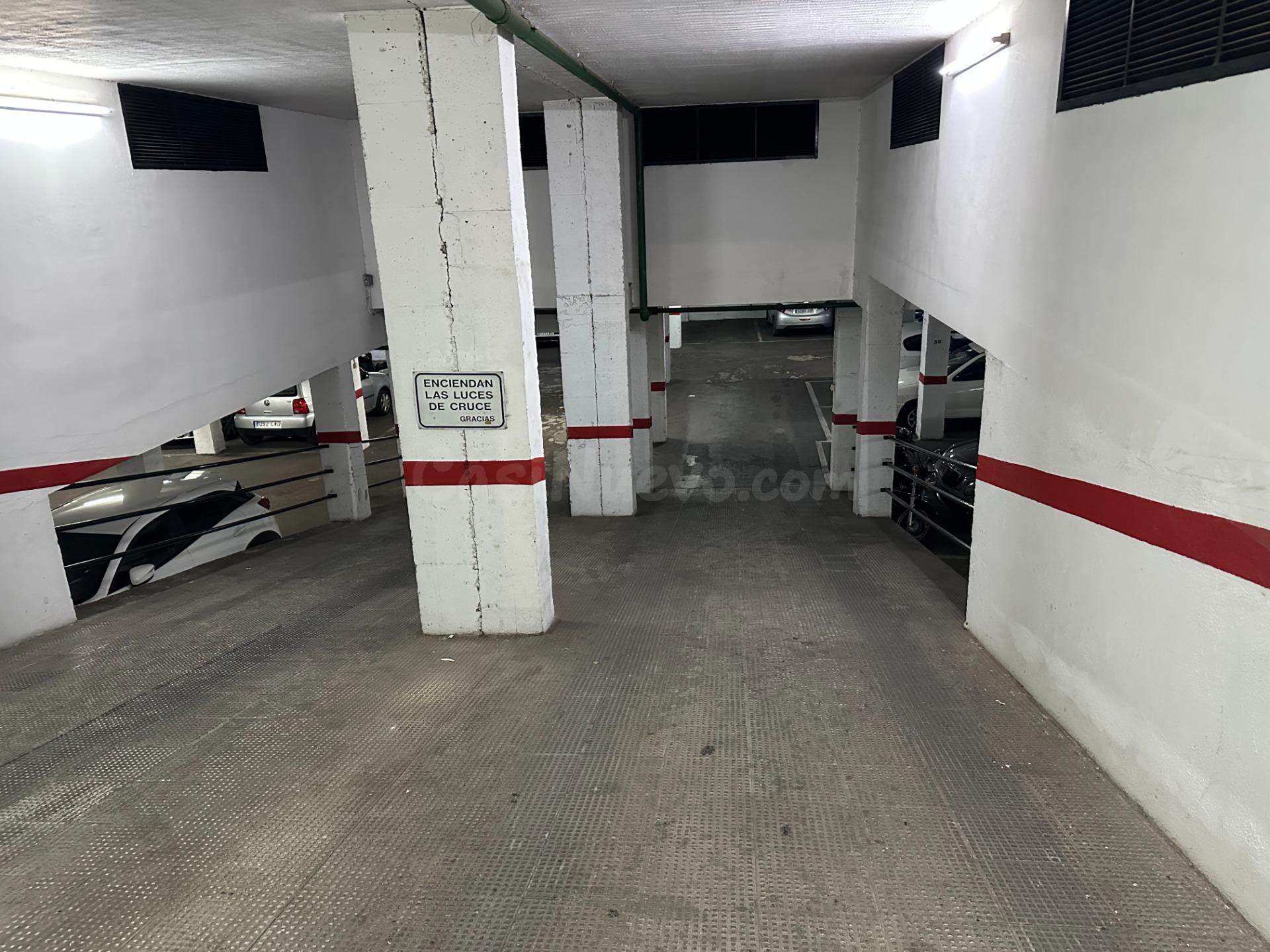 GARAJE EN VENTA JUNTO A LA AVENIDA DEL AEROPUERTO - foto 4