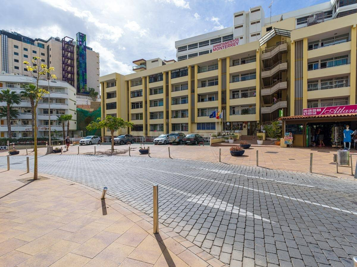 Amplio local comercial en Avda. Alféreces Provisionales 11,  - foto 3
