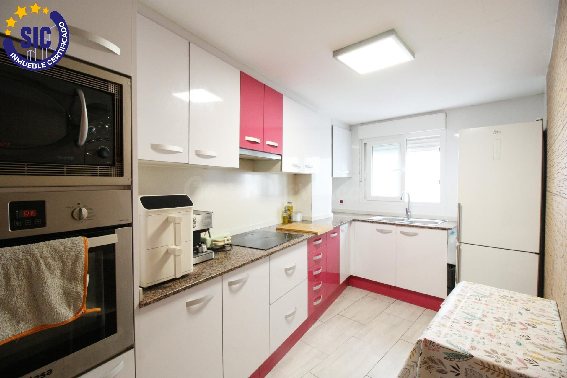 VIVIENDA CON TRES DORMITORIOS EN BUENA ZONA DE ALAQUAS - foto 2
