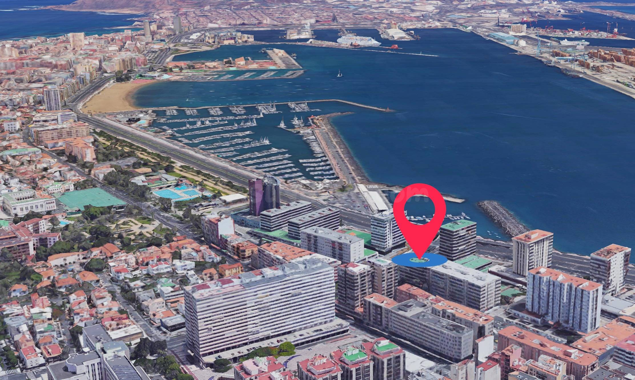 En venta local comercial en Avda Juan XXIII apto para La RIC