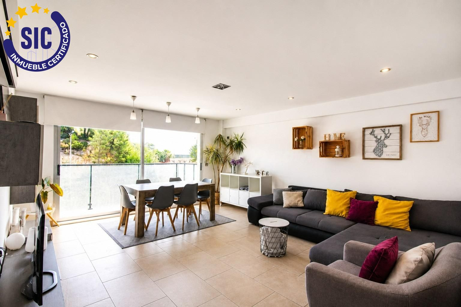 CASA CON CUATRO habitaciones Y PISCINA PRIVADA