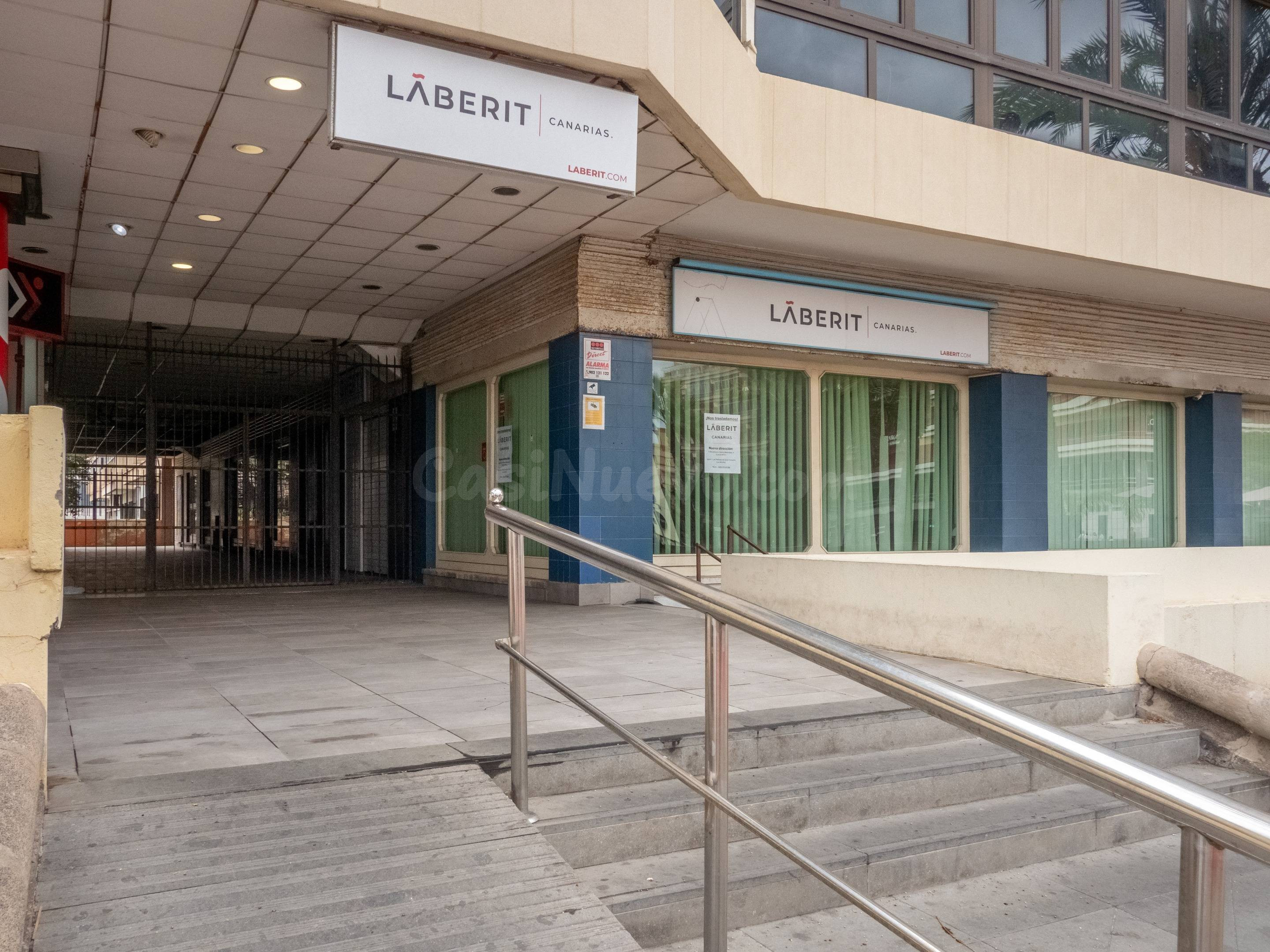 Amplio local en venta en Juan XXIII apto pata La RIC