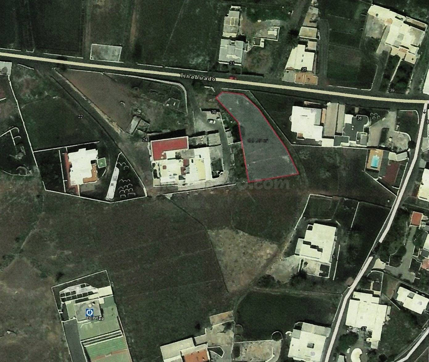 Vive la esencia de Lanzarote en Tao: Parcela urbana con proy - foto 5