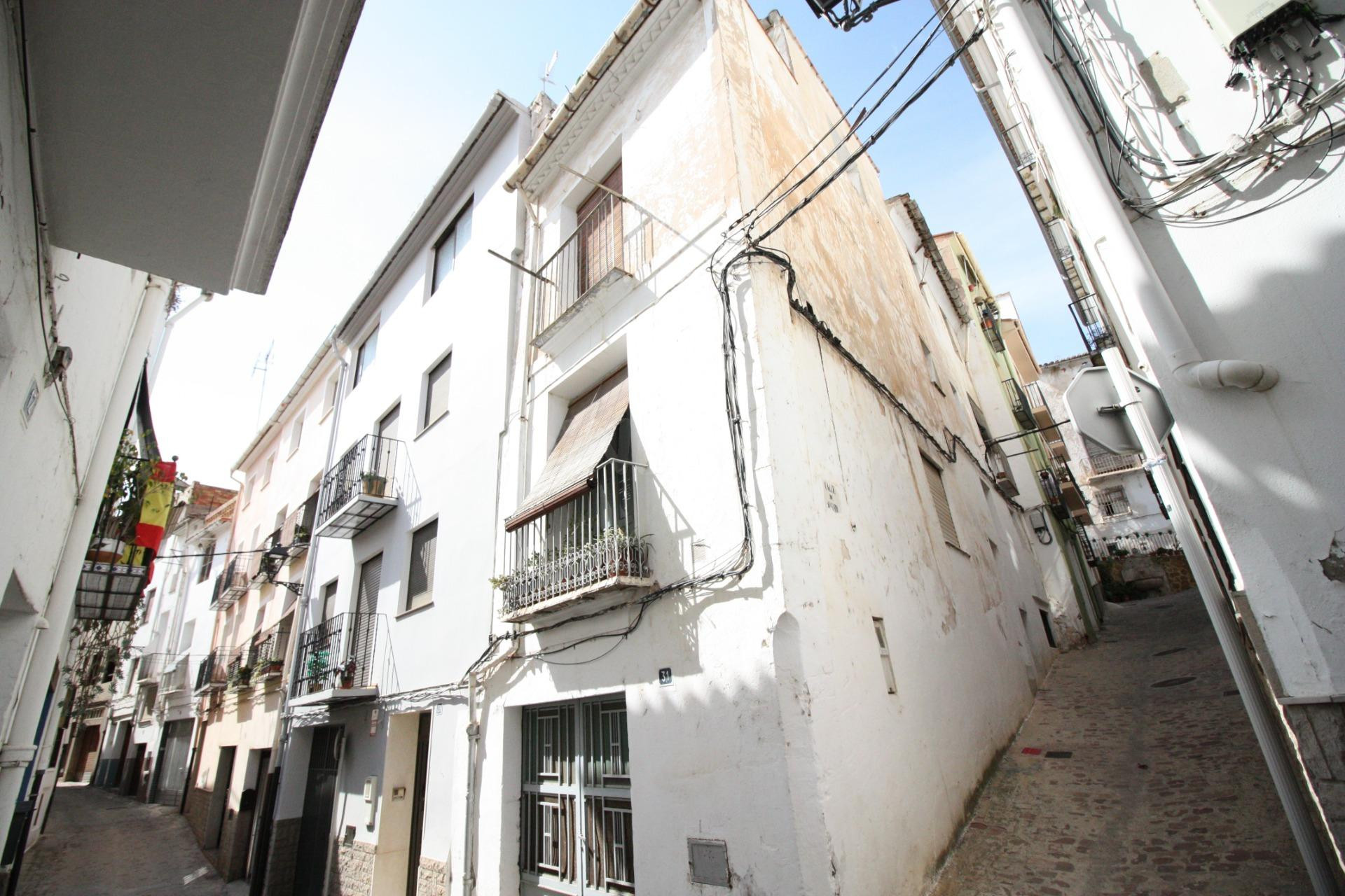 CASA DE 3 ALTURAS EN SEGORBE PARA REFORMAR