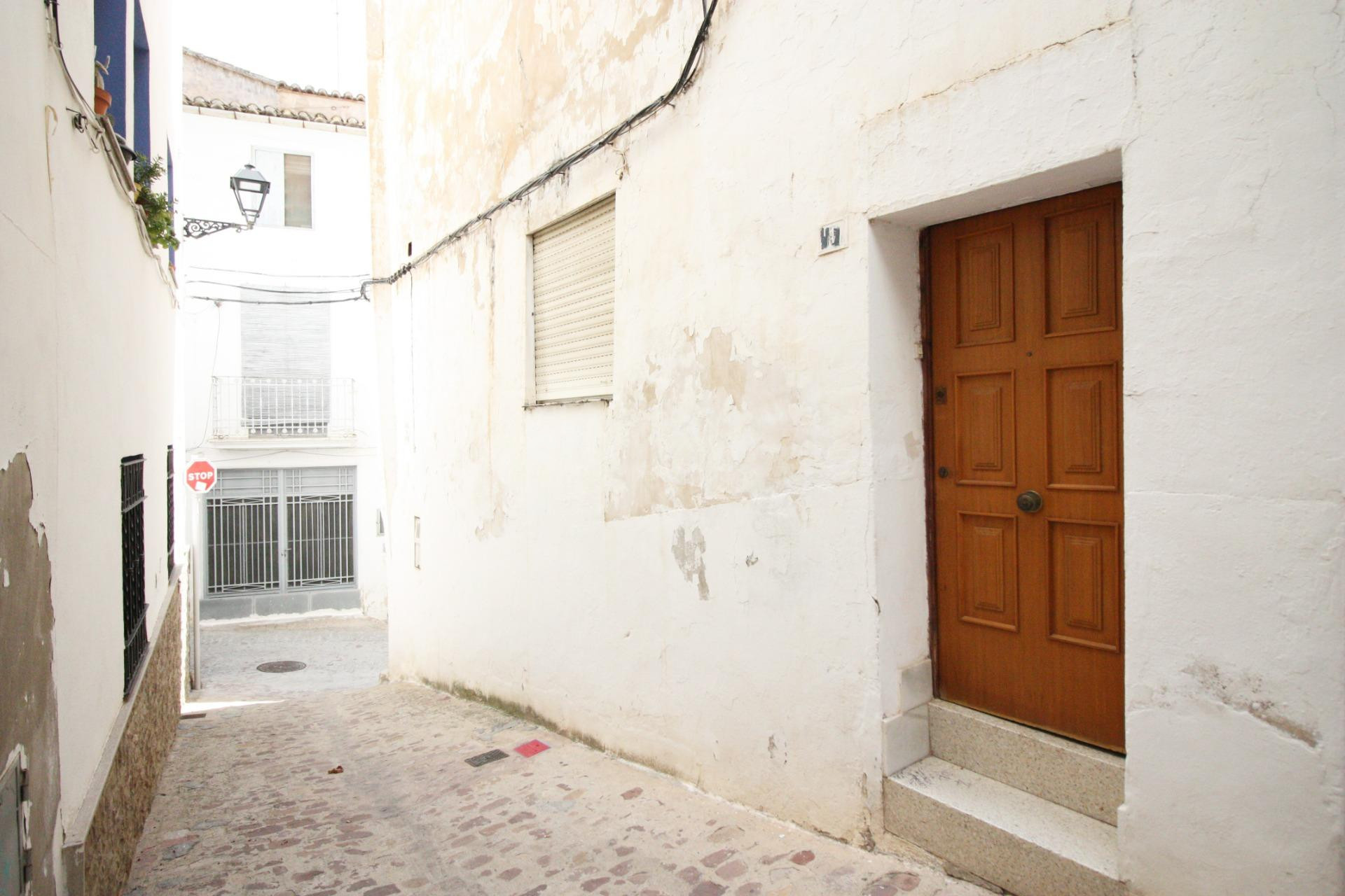 CASA DE 3 ALTURAS EN SEGORBE PARA REFORMAR - foto 2