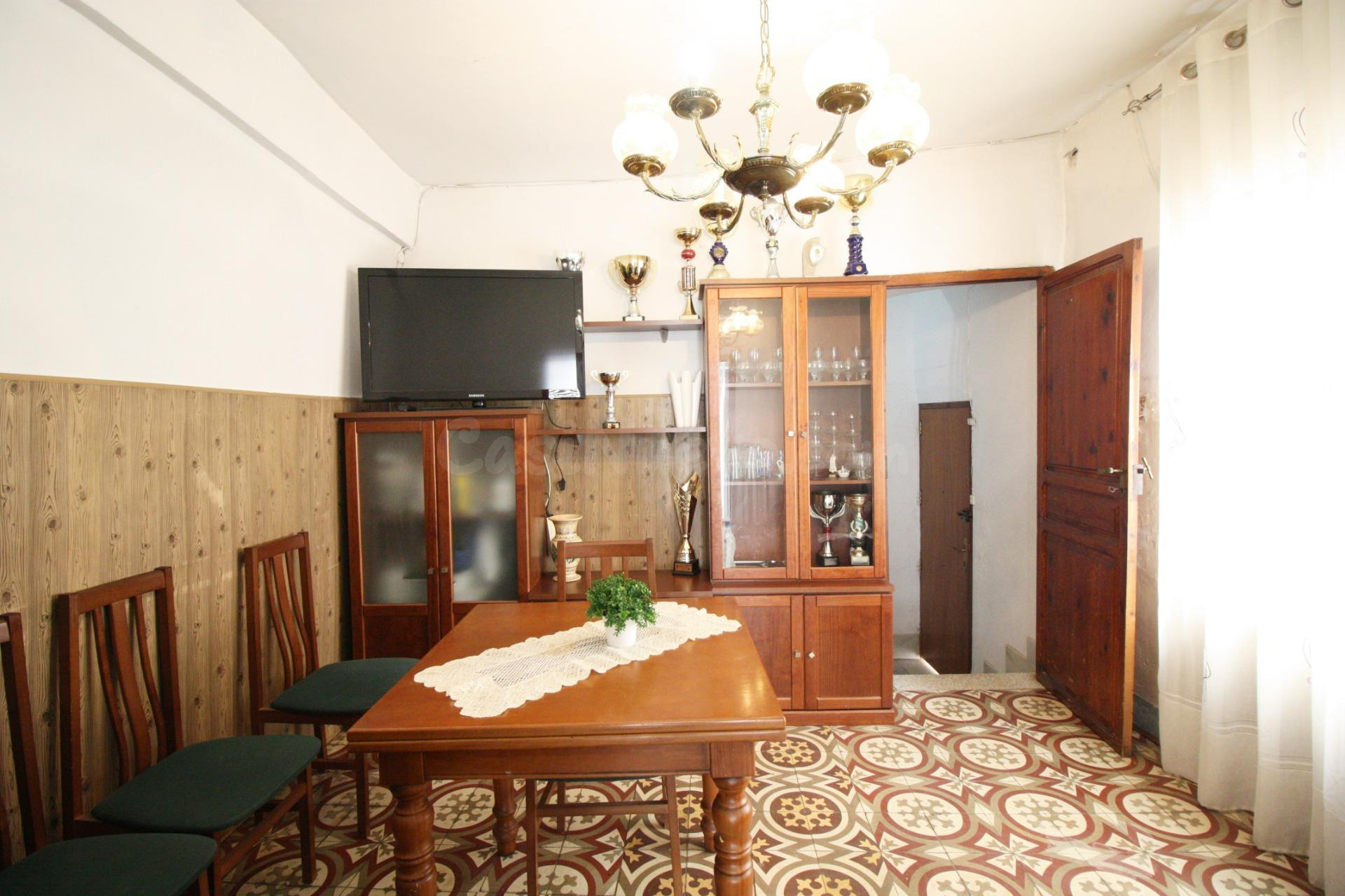 CASA DE 3 ALTURAS EN SEGORBE PARA REFORMAR - foto 3