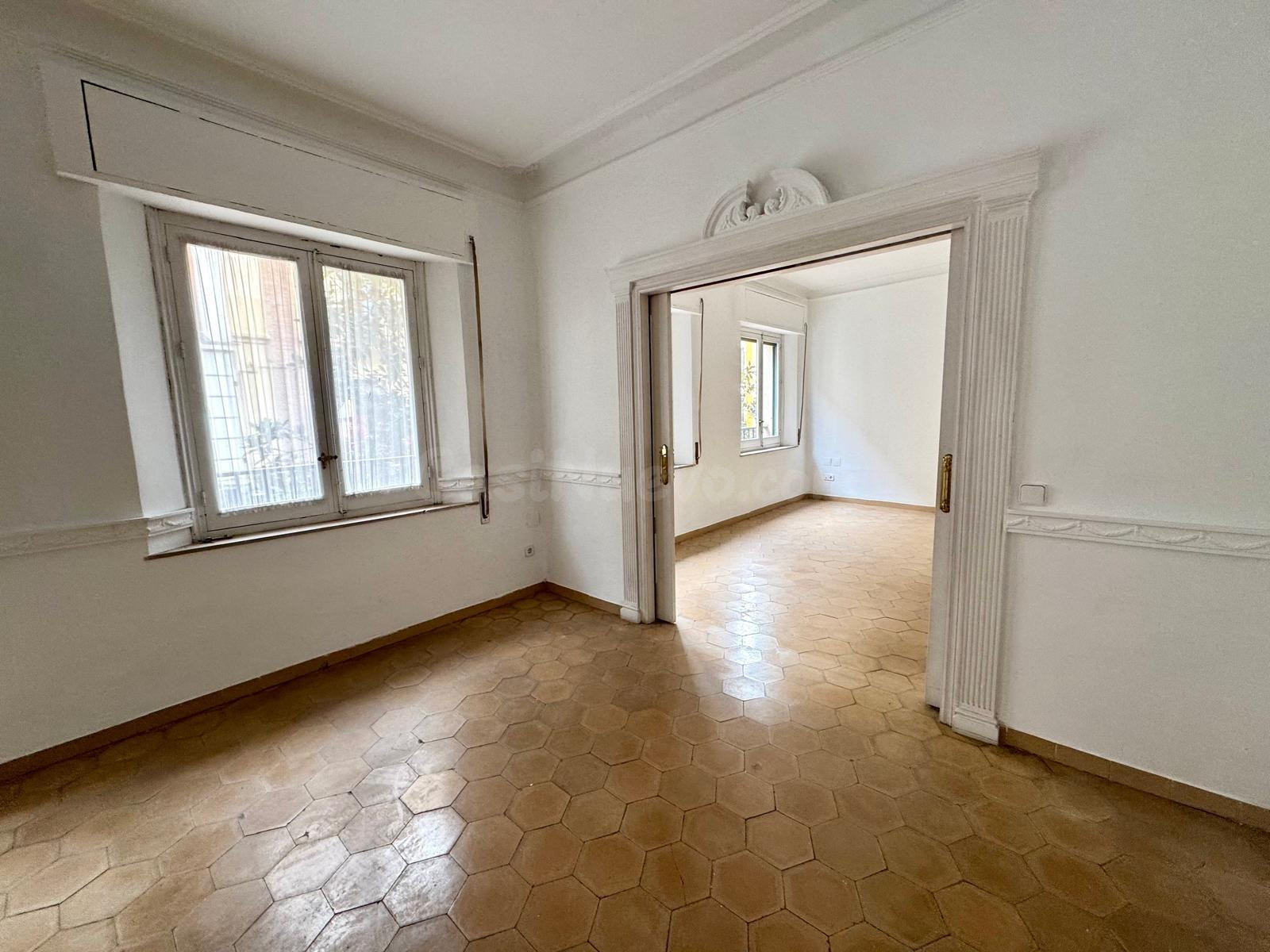 SEÑORIAL PISO DE 324M2, CON TECHOS ALTOS, EN PLENO CENTRO DE - foto 4
