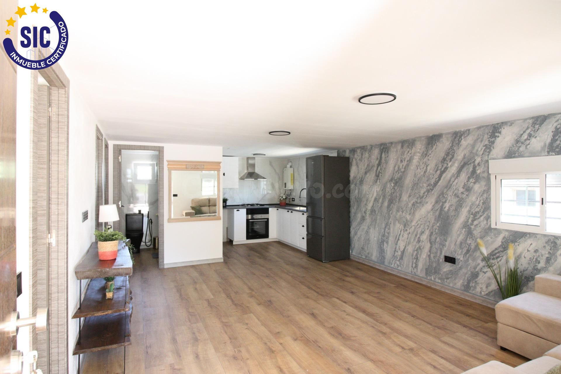 ESTUPENDO CHALET A LA VENTA EN MACASTRE