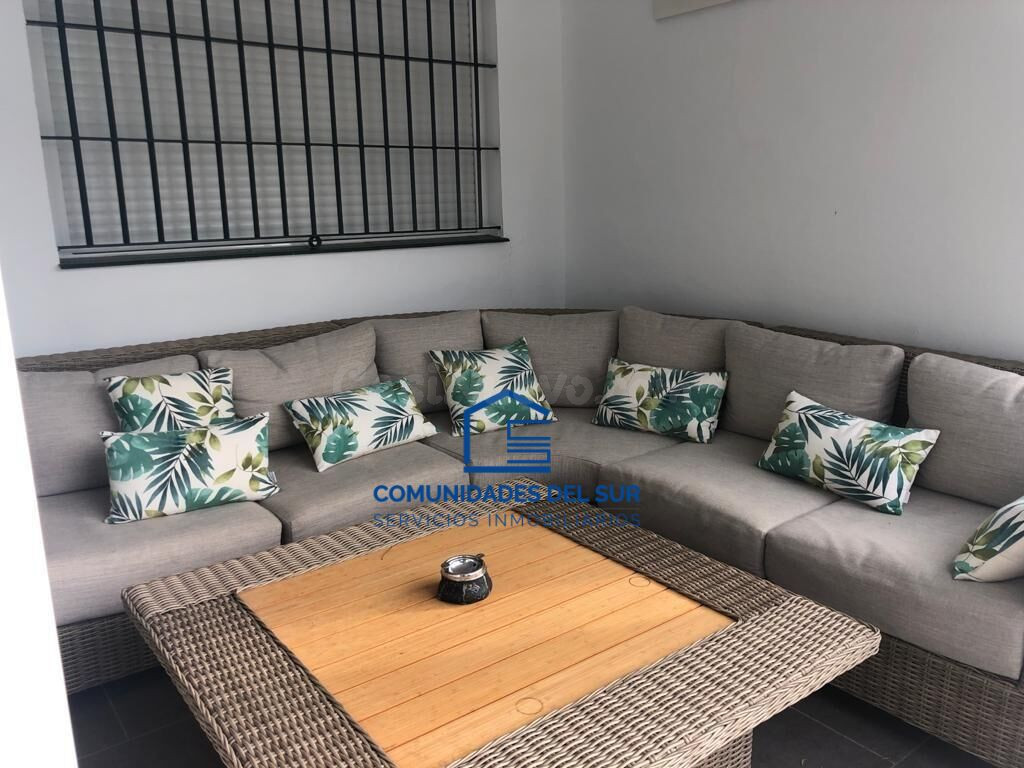 Exclusiva vivienda con piscina en Vistahermosa – ALQUILER TE - foto 3