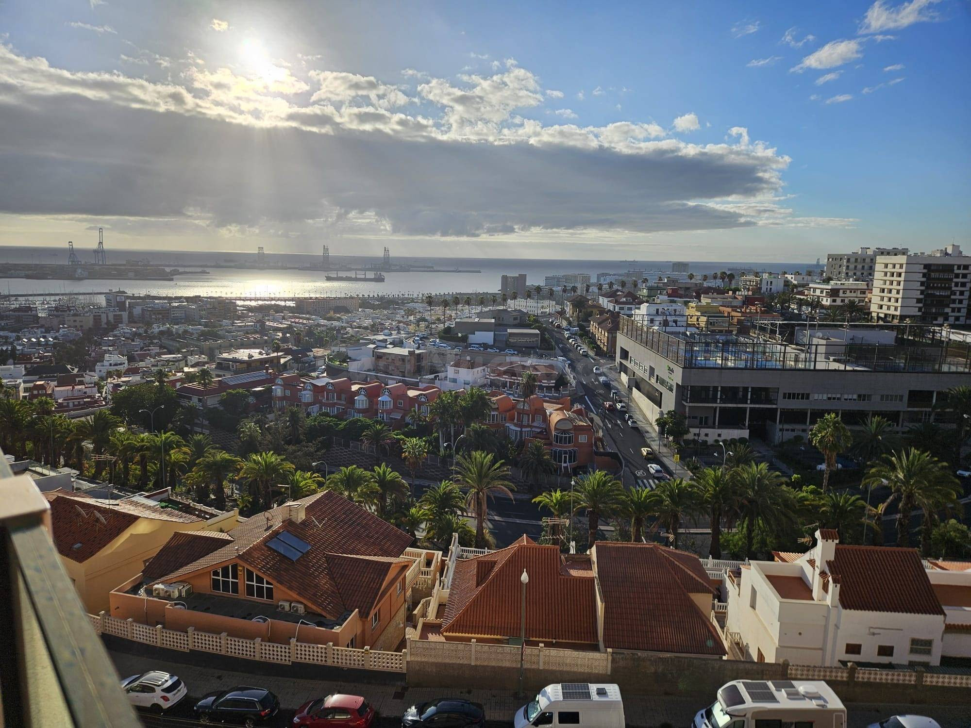 Piso con vistas al mar en zona de la minilla