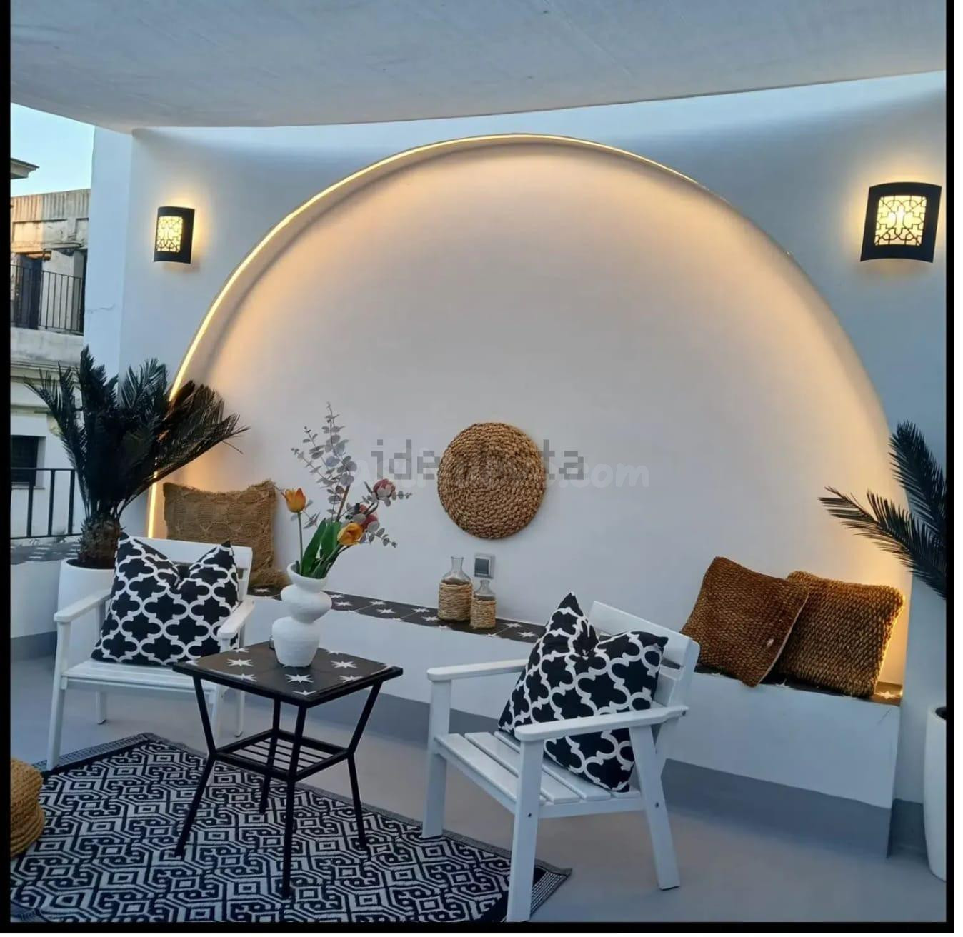 Apartamento Reformado con Terraza Privada en el Barrio del P