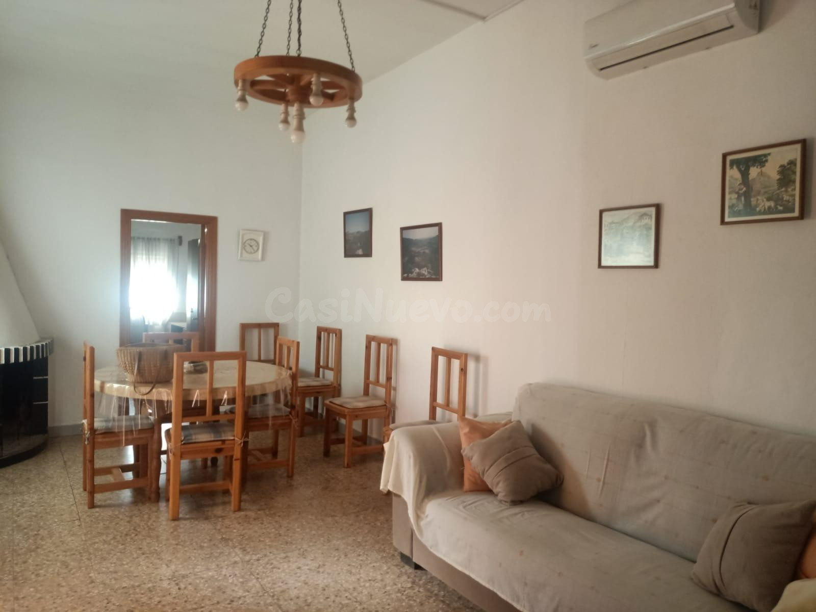 CHALET CON TERRAZA Y ZONA COMUNITARIA A SOLO 4 MINUTOS DE AL