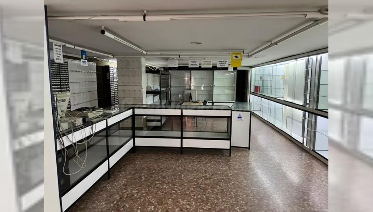 LOCAL COMERCIAL EN DOS ALTURAS