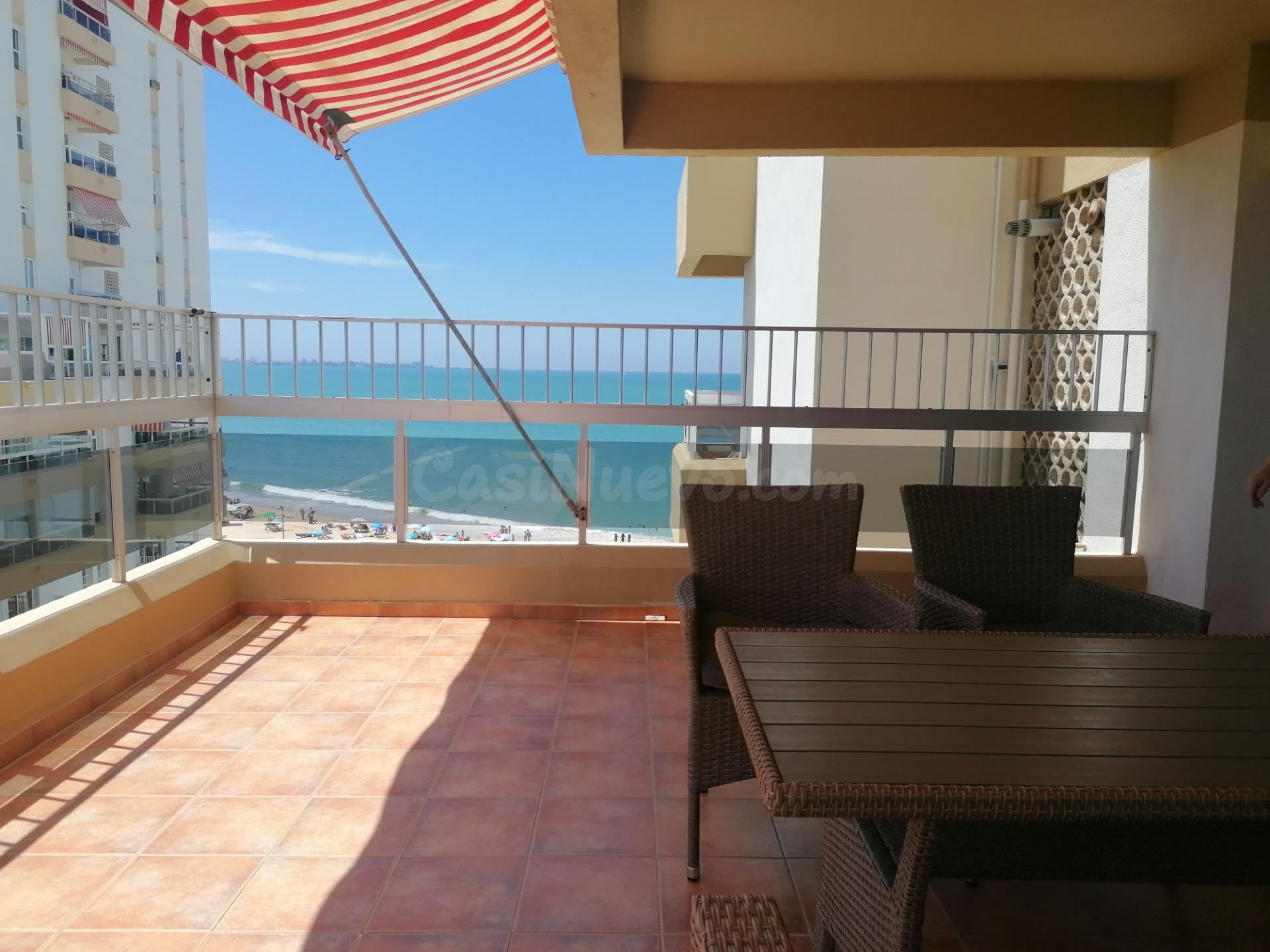 ALQUILER DE TEMPORADA · · PRIMERA LÍNEA DE PLAYA EL BUZO - foto 4