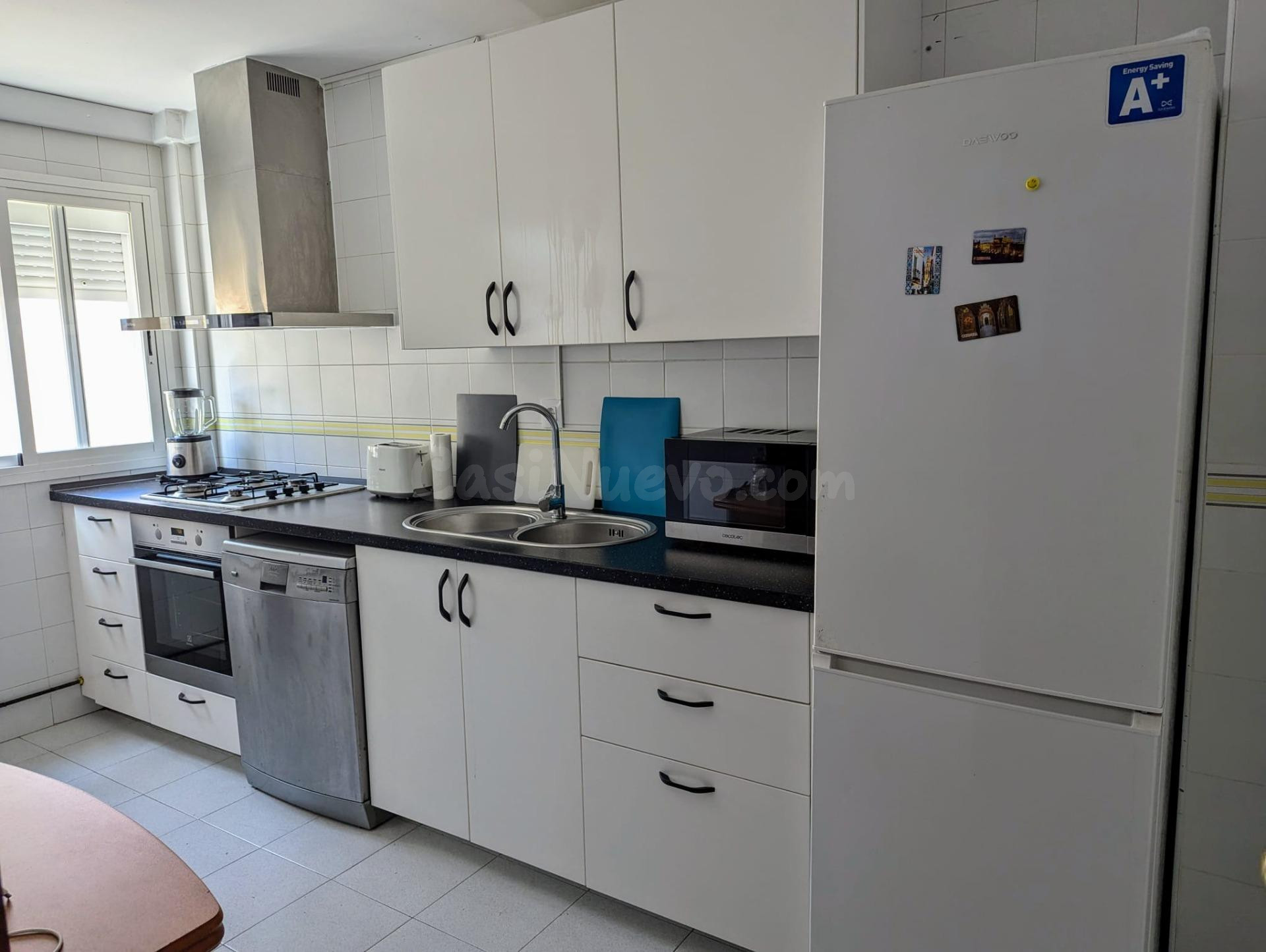 SE ALQUILA habitación EN PISO PARA ESTUDIANTE - foto 4